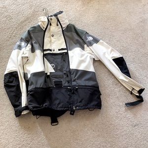 The North Face steep Tech with adjustable strap. Winter lovers dream coat